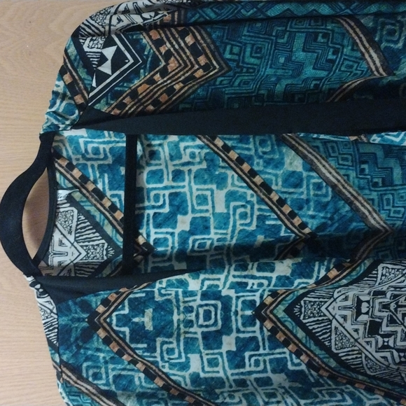 Green Flare armed Kimono - Picture 2 of 3